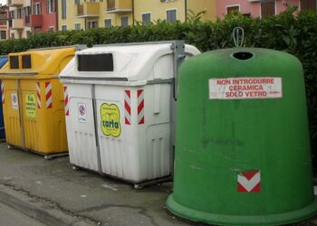 Raccolta rifiuti, De Vizia: avviata procedura di licenziamento. Sindacati: indetto sciopero a oltranza