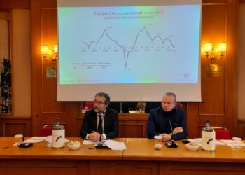 Tempi difficili per le imprese metalmeccaniche: la metà non investe, una su cinque licenzierà. Il report Federmeccanica