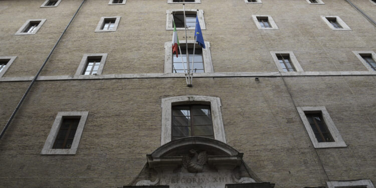 Beni culturali, Cgil-Uil: 400 professionisti a casa, sit-in davanti al ministero