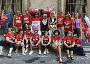 La Perla, 16 manifestazioni di interesse per il rilancio dell’azienda e due settimane di proroga dei termini, ma resta l’incertezza sugli ammortizzatori di 50 lavoratrici