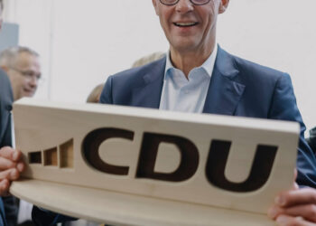 Elezioni Germania, Merz vince con il 28,6%, crolla Spd, AfD al 20%. Affluenza all’84%