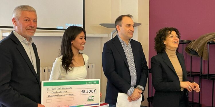 Immigrati, Uliano (Fim-Cisl), “per una società migliore occorre costruire ponti e non muri”. Consegnati 12 mila euro, proventi della vendita del calendario solidale Fim