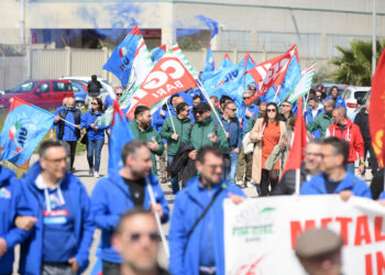 Contratto Metalmeccanici, Cgil-Cisl-Uil al fianco dei lavoratori. Landini: la posizione di Federmeccanica è inaccettabile, si riapra la trattativa per il rinnovo