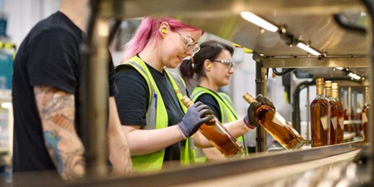 Diageo, continua la mobilitazione dei lavoratori. A rischio 349 posti di lavoro nello stabilimento Santa Vittorio d’Alba