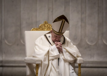 Francesco: “Non venga mai meno il principio di umanità come cardine del nostro agire quotidiano”. L’ultimo messaggio Urbi et Orbi del Paoa