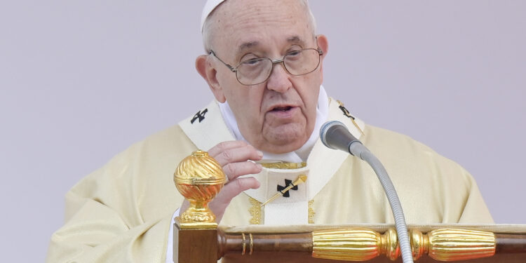 Francesco, il papa delle opere e i nodi irrisolti del suo pontificato