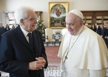 Papa, Mattarella: grande vuoto e dolore. Viene meno un punto di riferimento
