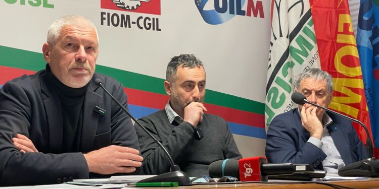 Contratto metalmeccanici, la vertenza si inasprisce, altre otto ore di sciopero