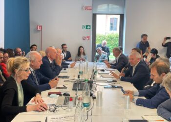 Metalmeccanici, rinnovato il biennio economico del CCSL: aumenti del 6,6%, 134,96 euro per Stellantis e 139,80 euro per Iveco, Cnhi e Ferrari, una tantum di 480 euro