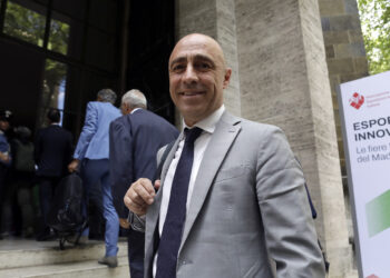 Taranto, il sindaco Piero Bitetti ritira le dimissioni