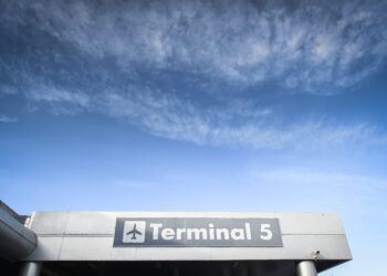 Sicurezza lavoro, operaio muore all’aeroporto di Fiumicino: il cordoglio dei sindacati