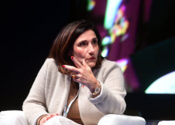 Esposito (Fisac-Cgil), le concentrazioni bancarie non servono, gli istituti di credito tornino a occuparsi dell’economia reale. Dal governo uso improprio del golden power