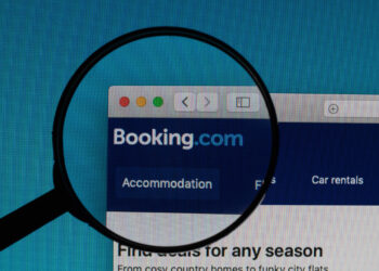 Booking, il 4 agosto lavoratori in sciopero contro i licenziamenti