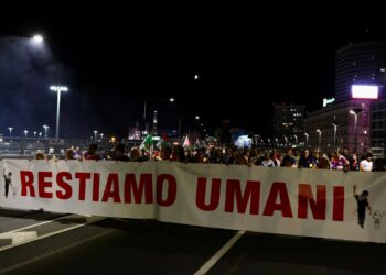 A Genova 40mila persone in corteo per Gaza. Magni (Cgil): la politica apra gli occhi di fronte a questa risposta della società civile. Quello che sta accadendo è una vergogna per tutta l’umanità, chi non reagisce ne risponderà davanti alla Storia