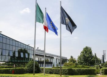 Lamborghini, accordo sulla settimana corta a parità di salario per i lavoratori della logistica