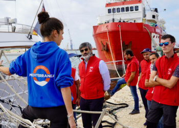 Migranti, la Flai Cgil in visita sulla nave di Mediterranea. Mininni: Chi salva vite in mare va sostenuto e non criminalizzato