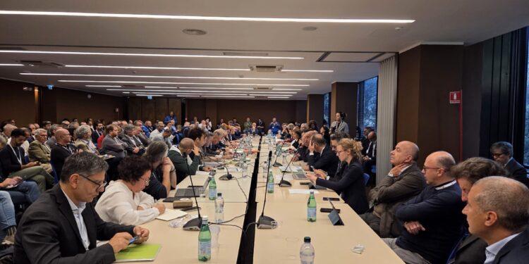 Contratto metalmeccanici, avanti piano (ma avanti)