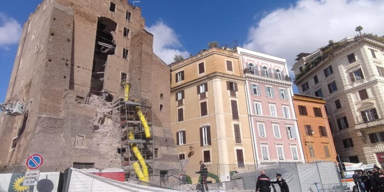 Torre dei Conti, morto nella notte l’operaio rimasto sotto le macerie. Di Cola (Cgil), oggi è un giorno di lutto, dolore e rabbia
