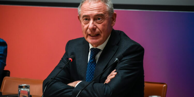 Ex Ilva, Urso: crisi aggravata dal sequestro chiesto dalla Procura di Taranto