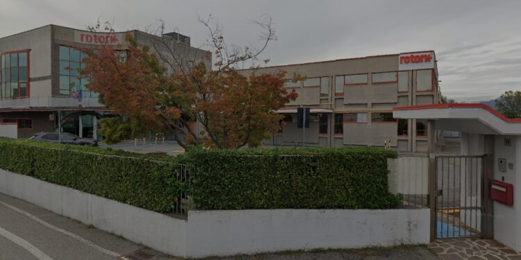 Presidio davanti alla Rotork: l’azienda conferma i 30 esuberi