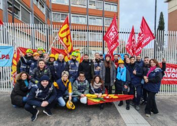 Quelli tra fiction e realtà: il flash mob degli ispettori del lavoro davanti alla Rai contro l’ipotesi di assorbimento da parte del ministero del Lavoro