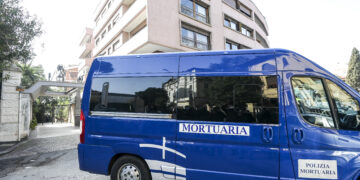 Il lutto non sciopera, i lavoratori sì: il caso degli addetti al recupero salme di Roma, tra esternalizzazioni selvagge e stipendi negati