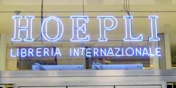 Crisi Hoepli, tra faide familiari e speculazioni edilizie c’è in gioco il futuro della storica casa editrice milanese