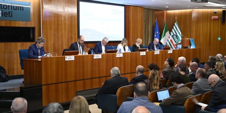 Salario e welfare i più contrattati al livello decentrato. Crescono le varie forme di partecipazione, arranca la formazione. I dati del VII Rapporto Ocsel della Cisl