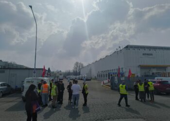Logistica, sciopero degli autisti negli appalti Amazon di Bologna