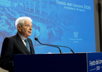 Primo Maggio, Mattarella rilancia da Pontedera i valori della Repubblica fondata sul lavoro