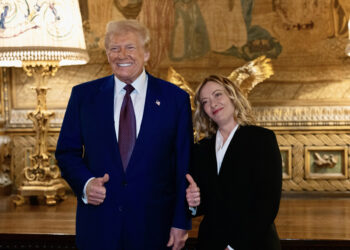 La botta, l’incantesimo infranto e la speranza. Meloni stordita dopo la scomunica di Trump