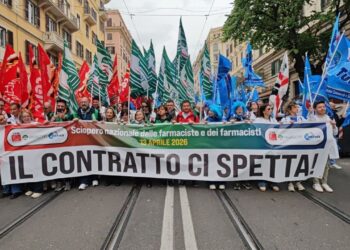 I camici bianchi delle farmacie private in sciopero: “vogliamo il rinnovo del contratto”