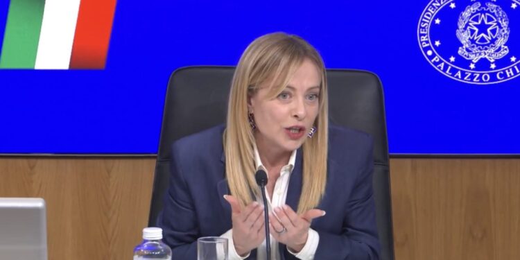 Decreto Primo maggio, Meloni: “punto di partenza per un patto con corpi intermedi. Noi pronti al dialogo ma senza pregiudizi. Grazie alle organizzazioni datoriali e sindacali che ci hanno aiutato’’.