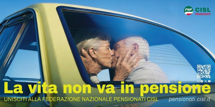 Il “Bacio dei pensionati”: diventa un caso la campagna per il tesseramento della FNP Cisl. Intervista al segretario generale Roberto Pezzani: ‘’serve una nuova narrazione, la vecchiaia non è la fine della vita”