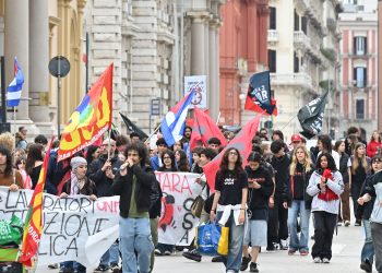 Scuola, sciopero di docenti e personale ATA contro la riforma degli istituti tecnici. Flc Ccgil: altissima adesione in 50 città