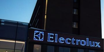 Electrolux annuncia la chiusura di Cerreto D’Esi e 1.700 esuberi. I sindacati annunciano lo stato di agitazione permanente e 8 ore di sciopero