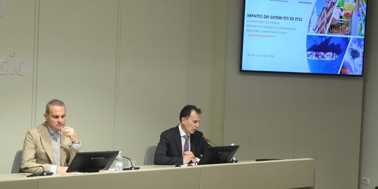 ETS, rincari fino a 11 miliardi per il trasporto su gomma e fino a 4 miliardi per le utenze. I dati nello studio Cer-Confcommercio