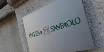 Intesa Sanpaolo, firmato l’accordo sul piano di incentivazione del personale (Lecoip) 2026-2029 e il premio aziendale