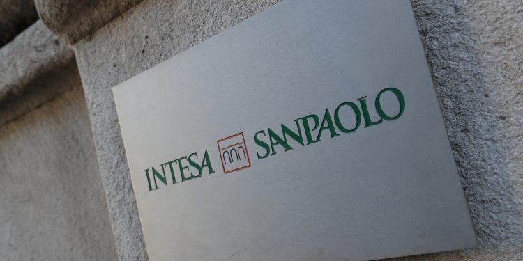 Intesa Sanpaolo, firmato l’accordo sul piano di incentivazione del personale (Lecoip) 2026-2029 e il premio aziendale