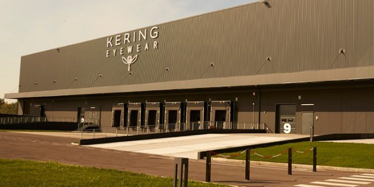 Kering, sindacati: licenziamenti inaccettabili, sciopero il 20 maggio