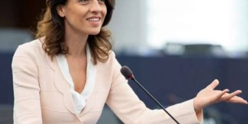 Piano Casa: nessuna risorsa aggiuntiva, si riduce l’edilizia pubblica e si aprono spazi a privati e Fondi. L’analisi di Irene Tinagli
