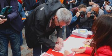 Cgil, al via la raccolta delle firme sulla proposta di legge appalti. Genovesi: “La crisi del nostro paese è dovuta anche alla corsa al massimo ribasso: sono vent’anni che non funziona, è ora di cambiare’’.