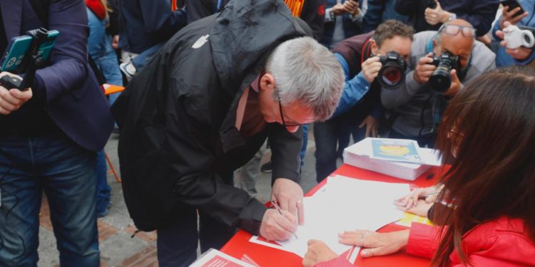 Cgil, al via la raccolta delle firme sulla proposta di legge appalti. Genovesi: “La crisi del nostro paese è dovuta anche alla corsa al massimo ribasso: sono vent’anni che non funziona, è ora di cambiare’’.