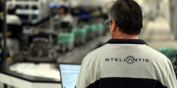 Stellantis, le conseguenze italiane del ‘’piano Filosa’’