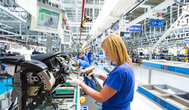 Terzo rapporto Fim-Cisl sulla condizione femminile nel settore metalmeccanico: cresce l’occupazione, ma le donne sono meno del 20%