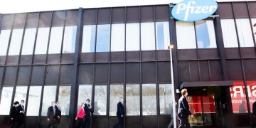 Vertenza Pfizer, i sindacati chiedono il ritiro immediato della procedura di licenziamento. Prossimo incontro al Mimit il 24 settembre