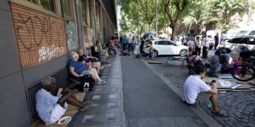 Spin Time, la Cgil Roma e Lazio: “da lì non se ne va nessuno, le istituzioni intervengano per evitare la permanenza in strada”