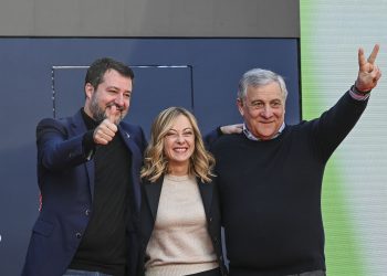 Dietro il record di durata di Meloni, il niente. E Salvini e Tajani fanno la ola per masochismo