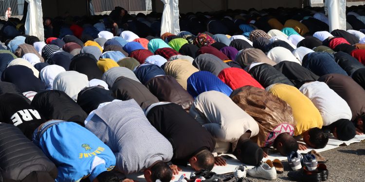 Mestre, scontro sulla moschea: i lavoratori bengalesi minacciano lo sciopero