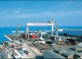 Fincantieri, infortunio mortale ad Ancona: vittima un operaio di 54 anni. I sindacati proclamano due ore di sciopero. Un altro operaio morto nel milanese